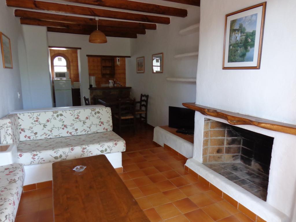 Apartamentos Los Pinares Benet Santa Eularia des Riu Exterior photo