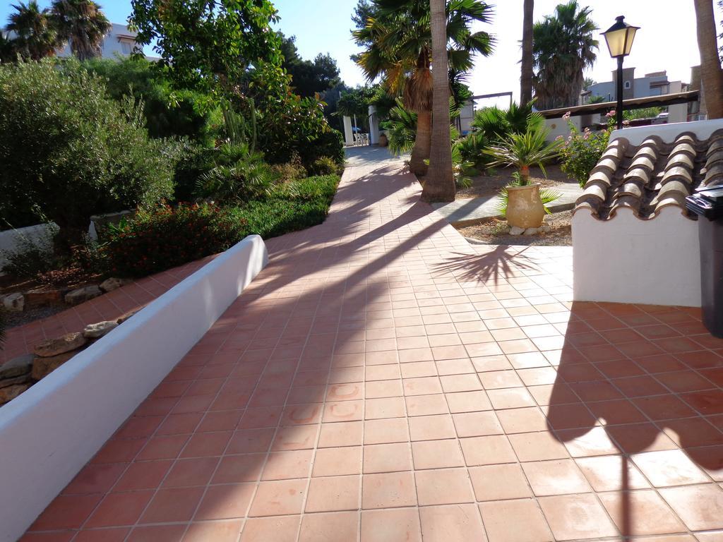 Apartamentos Los Pinares Benet Santa Eularia des Riu Exterior photo